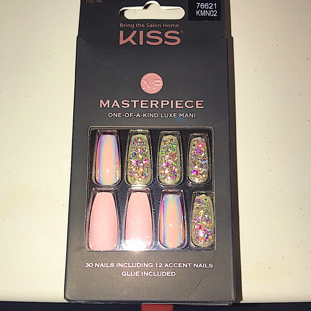 KISS Masterpiece One-of-a-Kind Luxe Press On Nails